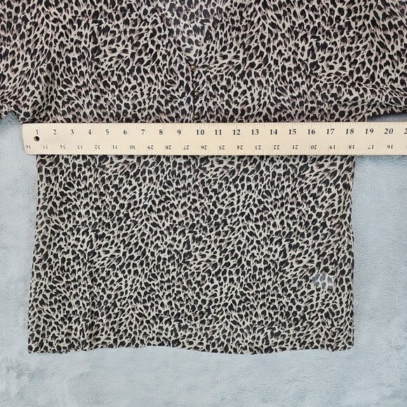 Garnet Hill Silk Blouse Womens Size 4 Animal Print Henley V-Neck Balloon Sleeve - Picture 9 of 9